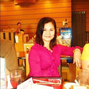 Meet your Posher, Rowena